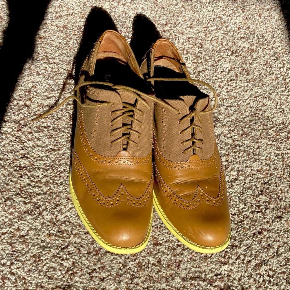 Cole Haan lightly worn shoe